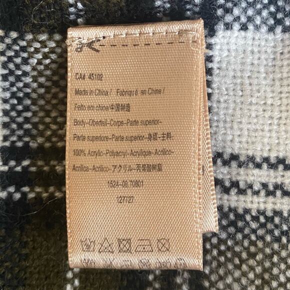 Plaid black and white blanket scarf - Picture 4 of 4